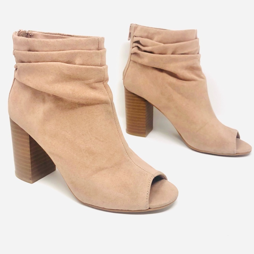 Chinese Laundry Blush Faux Suede peep toe heeled ankle boots Size 6
